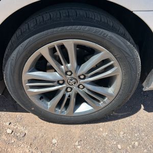 2015 Toyota CAMRY SE thumbnail 18