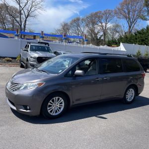 TOYOTA SIENNA - 3