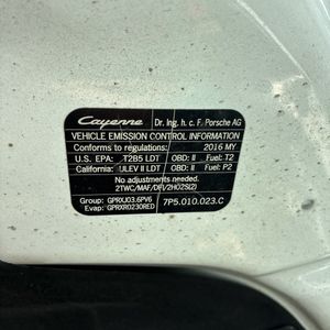 صورة 47 لـ 2016 Porsche CAYENNE BASE