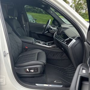 صورة مصغرة 33 لـ 2024 BMW X7 XDRIVE40I