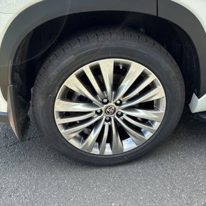 صورة مصغرة 19 لـ 2024 Toyota HIGHLANDER PLATINUM