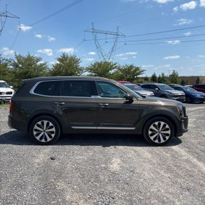 صورة 10 لـ 2020 KIA TELLURIDE S
