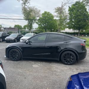 TESLA MODEL Y LONG RANGE - 3