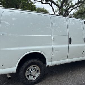 CHEVROLET EXPRESS 2500 - 9