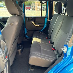 2015 JEEP WRANGLER UNLIMITED SAHARA 照片 31