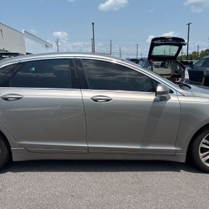 2016 Lincoln MKZ BASE — миниатюра 11