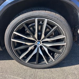 صورة 18 لـ 2020 BMW X5 M50I
