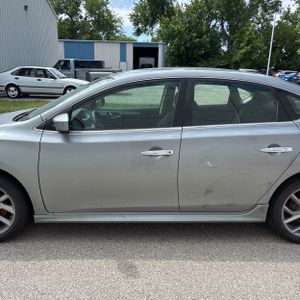 NISSAN SENTRA SR - 4