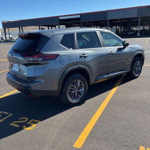 NISSAN ROGUE S INTELLIGENT AWD - 8