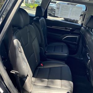 صورة 34 لـ 2024 KIA TELLURIDE S