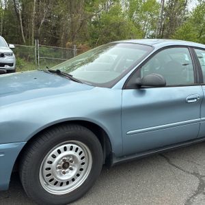 FORD TAURUS SE - 2