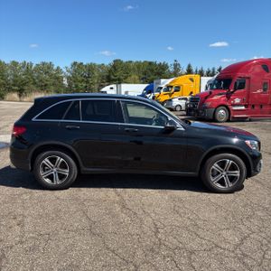 MERCEDES-BENZ GLC - 10