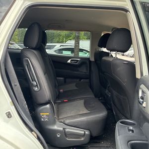 2017 Nissan PATHFINDER SV — миниатюра 35