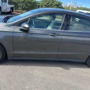 FORD FUSION S - 4