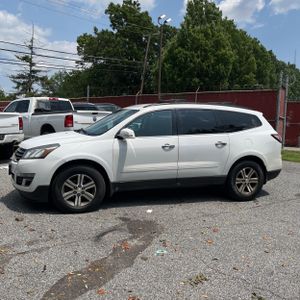 2017 Chevrolet TRAVERSE LT — фото 3