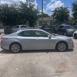 2021 Toyota CAMRY LE photo 10