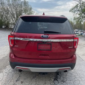 FORD EXPLORER XLT - 7