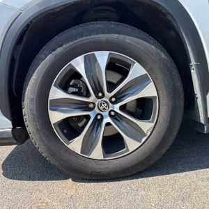 2021 Toyota HIGHLANDER XLE 缩略图 17