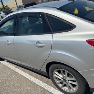 FORD FOCUS SE - 6