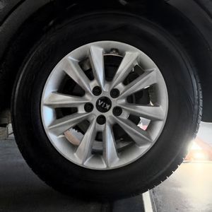 2019 KIA SORENTO LX — миниатюра 14