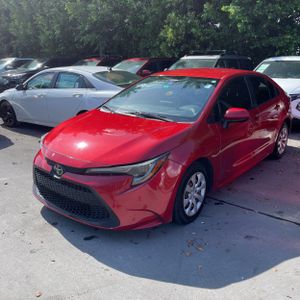2021 Toyota COROLLA LE photo 1