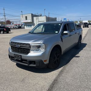 FORD MAVERICK XLT - 1