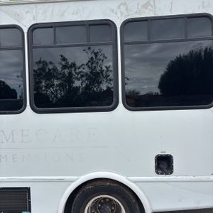 FORD E-350 CUTAWAY - 6