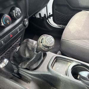 صورة مصغرة 59 لـ 2015 JEEP WRANGLER UNLIMITED SAHARA