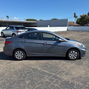 HYUNDAI ACCENT SE - 10