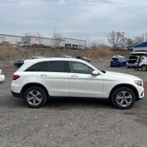 MERCEDES-BENZ GLC - 10