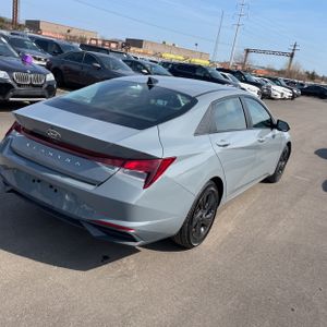 HYUNDAI ELANTRA SEL - 8