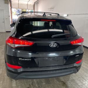 HYUNDAI TUCSON - 7