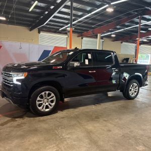 2023 Chevrolet SILVERADO 1500 LTZ 照片 3