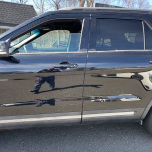 FORD EXPLORER XLT - 4