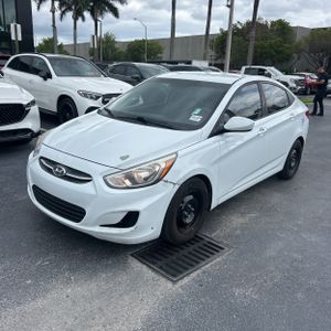 HYUNDAI ACCENT SE - 1