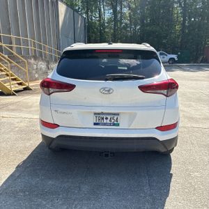 HYUNDAI TUCSON SE - 7