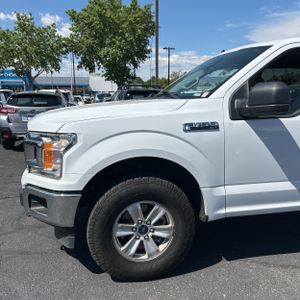صورة 2 لـ 2020 FORD F-150 XLT