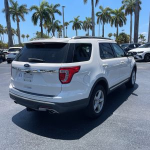 FORD EXPLORER XLT - 8