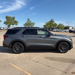 FORD EXPLORER ST-LINE - 10