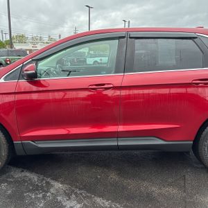 FORD EDGE SEL - 4