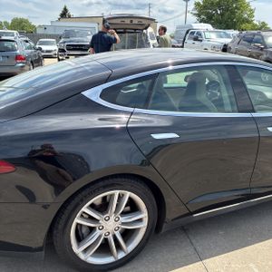 TESLA MODEL S BASE - 9