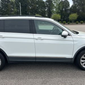 VOLKSWAGEN TIGUAN 2.0T SE 4MOTION - 9