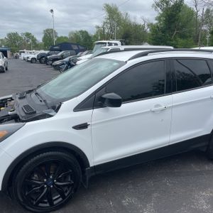 FORD ESCAPE SE - 2