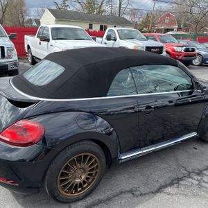 VOLKSWAGEN BEETLE CONVERTIBLE 1.8T S - 9