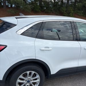 FORD ESCAPE HYBRID SE - 9