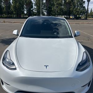 TESLA MODEL Y LONG RANGE - 9