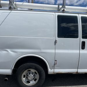 CHEVROLET EXPRESS 2500 - 9