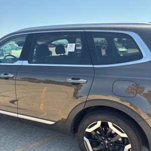 صورة 6 لـ 2025 KIA TELLURIDE S