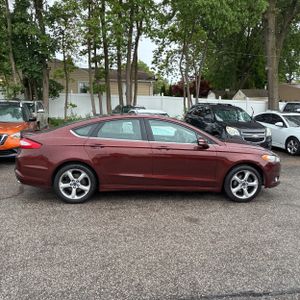 FORD FUSION SE - 10