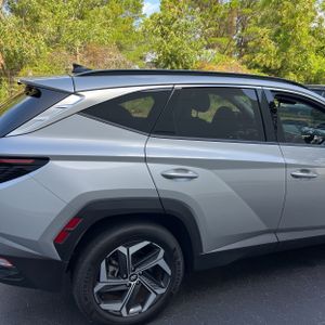 HYUNDAI TUCSON HYBRID LIMITED - 9